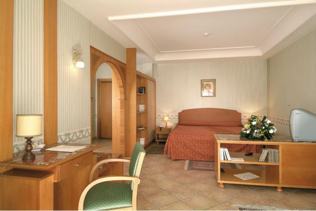 American Hotel Pozzuoli Exterior foto